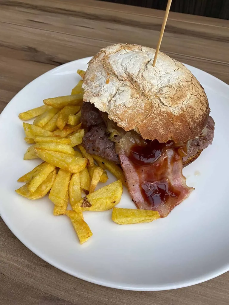 COMER HAMBURGUESA EN TORRELAVEGA